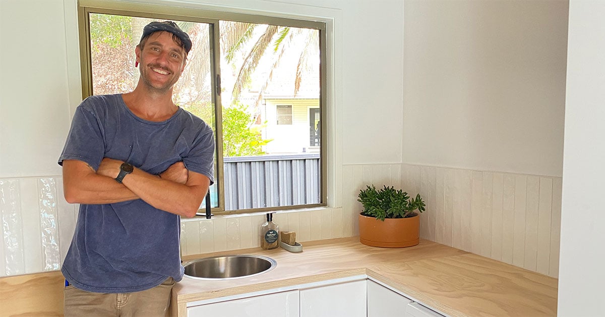 How to Tile a Splashback With Shannon Vos